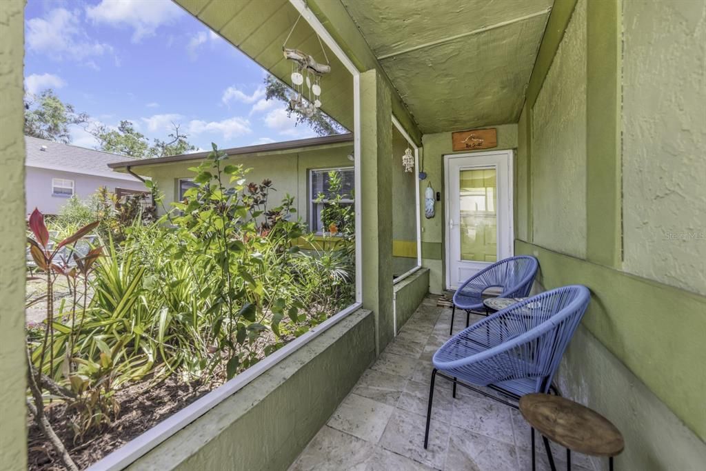 Active With Contract: $409,000 (3 beds, 2 baths, 1375 Square Feet)