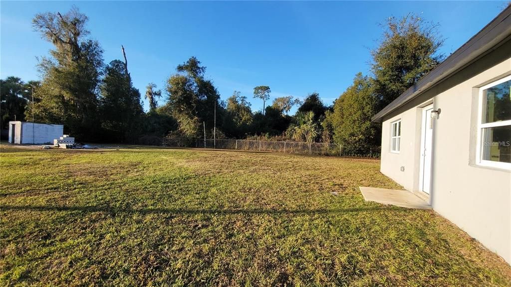 Active With Contract: $1,500 (2 beds, 1 baths, 768 Square Feet)