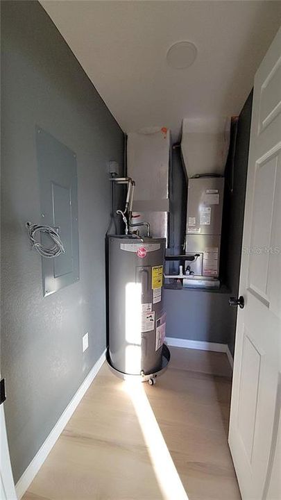 Active With Contract: $1,500 (2 beds, 1 baths, 768 Square Feet)