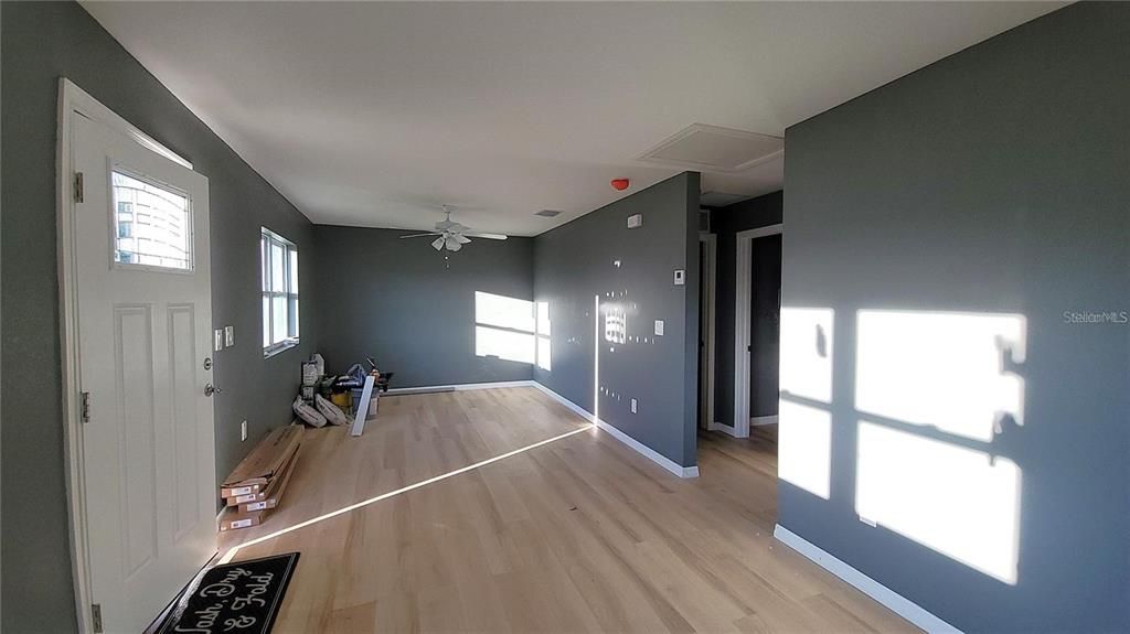 Active With Contract: $1,500 (2 beds, 1 baths, 768 Square Feet)
