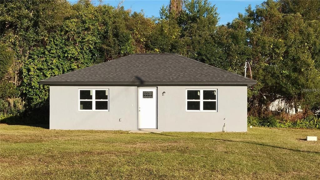 Active With Contract: $1,500 (2 beds, 1 baths, 768 Square Feet)