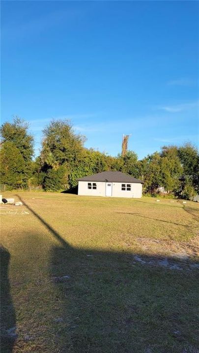 Active With Contract: $1,500 (2 beds, 1 baths, 768 Square Feet)