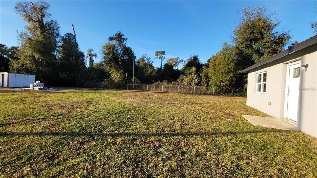 Active With Contract: $1,500 (2 beds, 1 baths, 768 Square Feet)