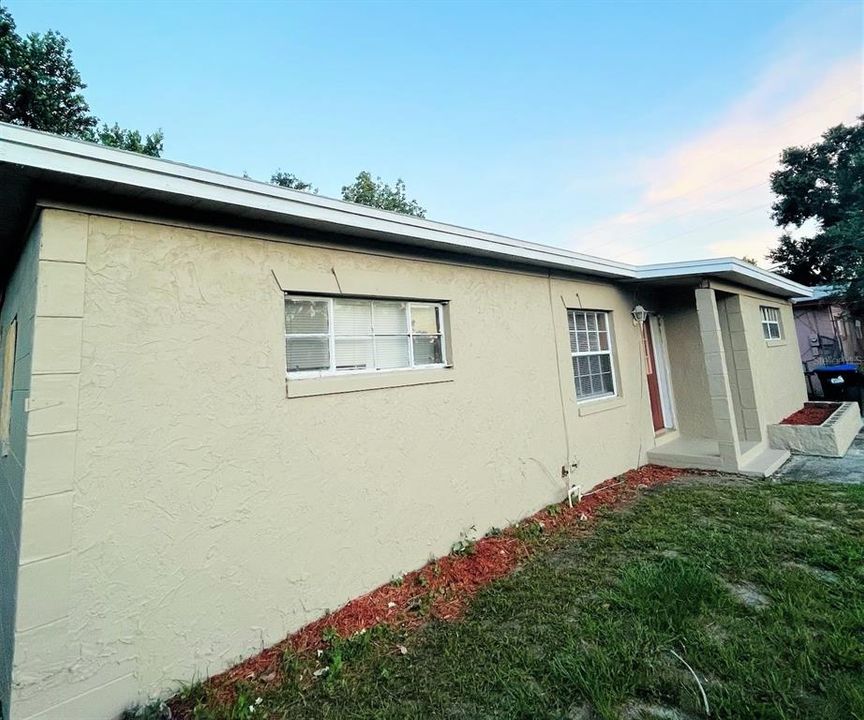 For Rent: $1,690 (3 beds, 1 baths, 1053 Square Feet)
