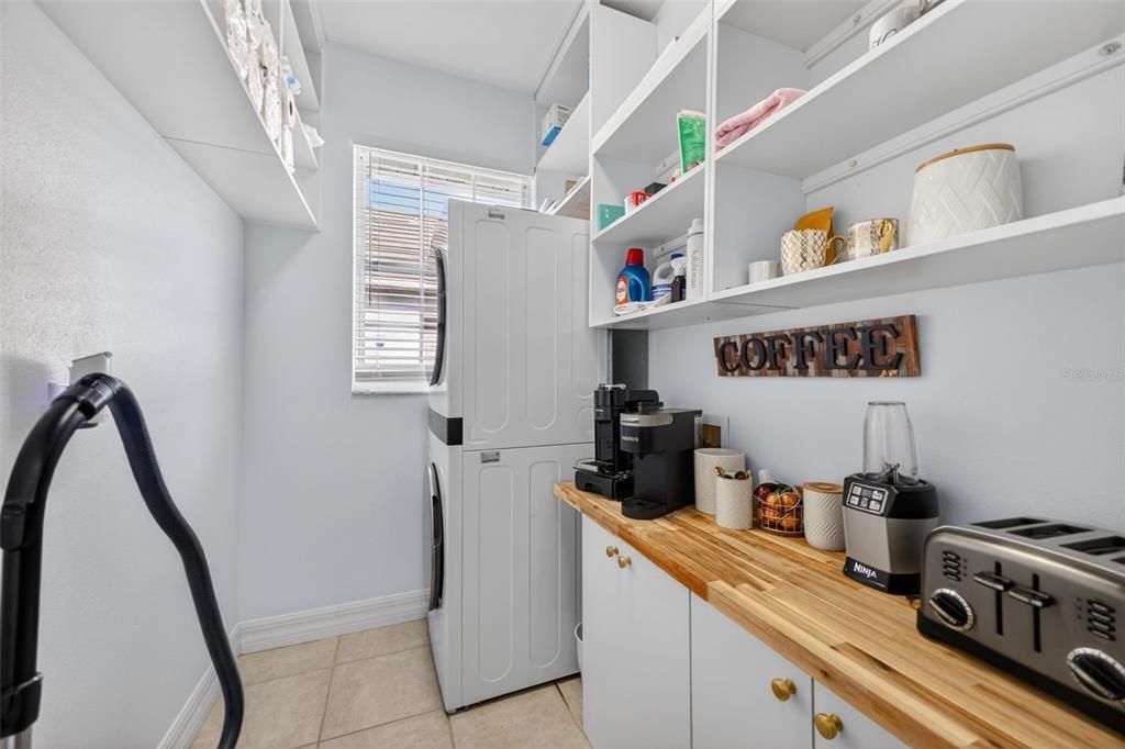 En Venta: $900,000 (3 camas, 3 baños, 2655 Pies cuadrados)