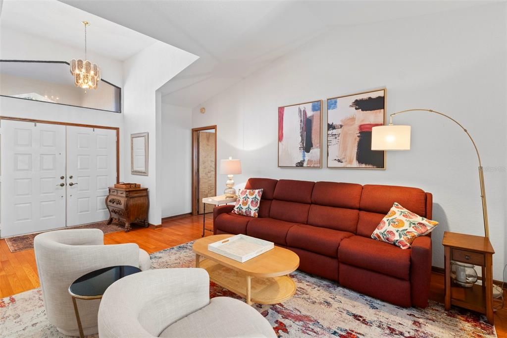 En Venta: $459,900 (3 camas, 2 baños, 2244 Pies cuadrados)