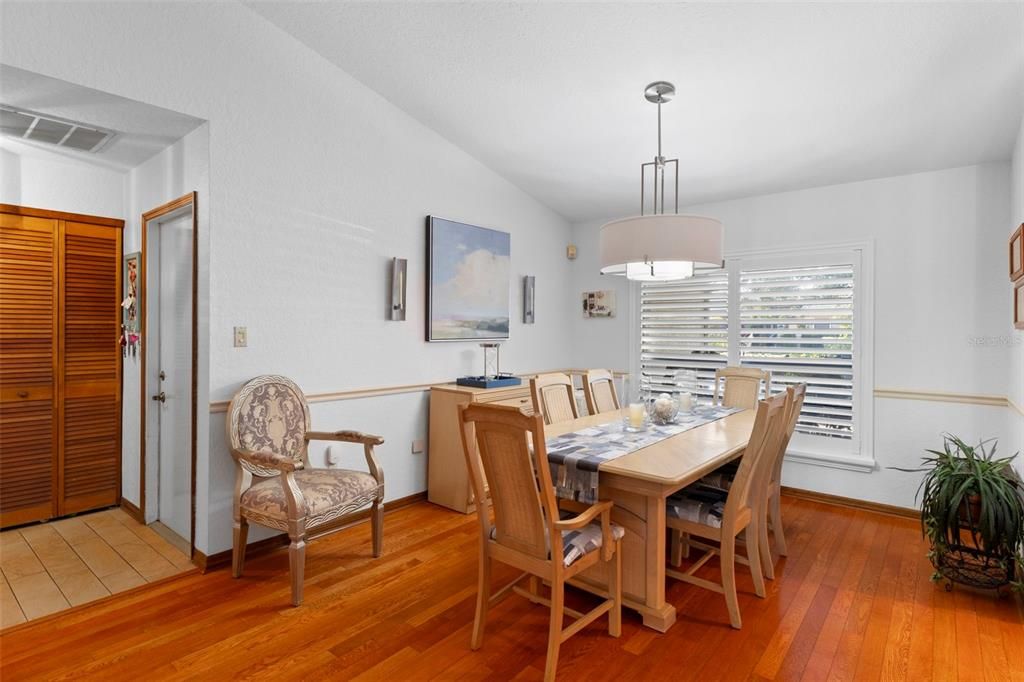 En Venta: $459,900 (3 camas, 2 baños, 2244 Pies cuadrados)