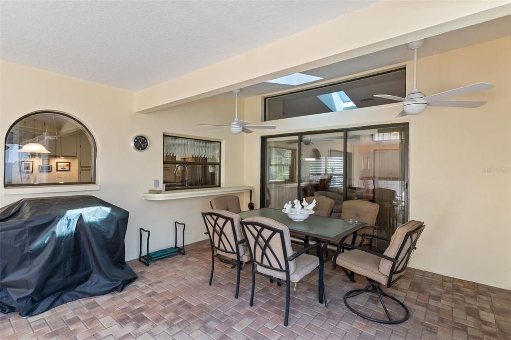 En Venta: $459,900 (3 camas, 2 baños, 2244 Pies cuadrados)