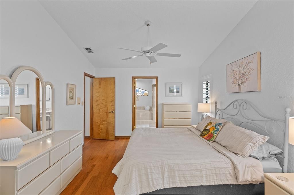 En Venta: $459,900 (3 camas, 2 baños, 2244 Pies cuadrados)