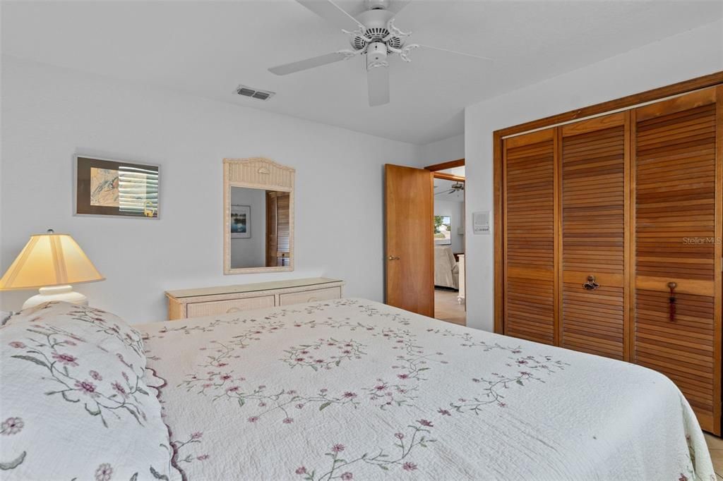 En Venta: $459,900 (3 camas, 2 baños, 2244 Pies cuadrados)