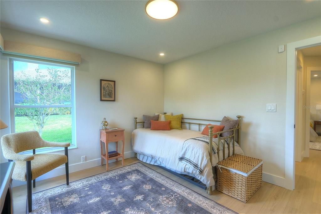 En Venta: $1,000,000 (4 camas, 2 baños, 2446 Pies cuadrados)