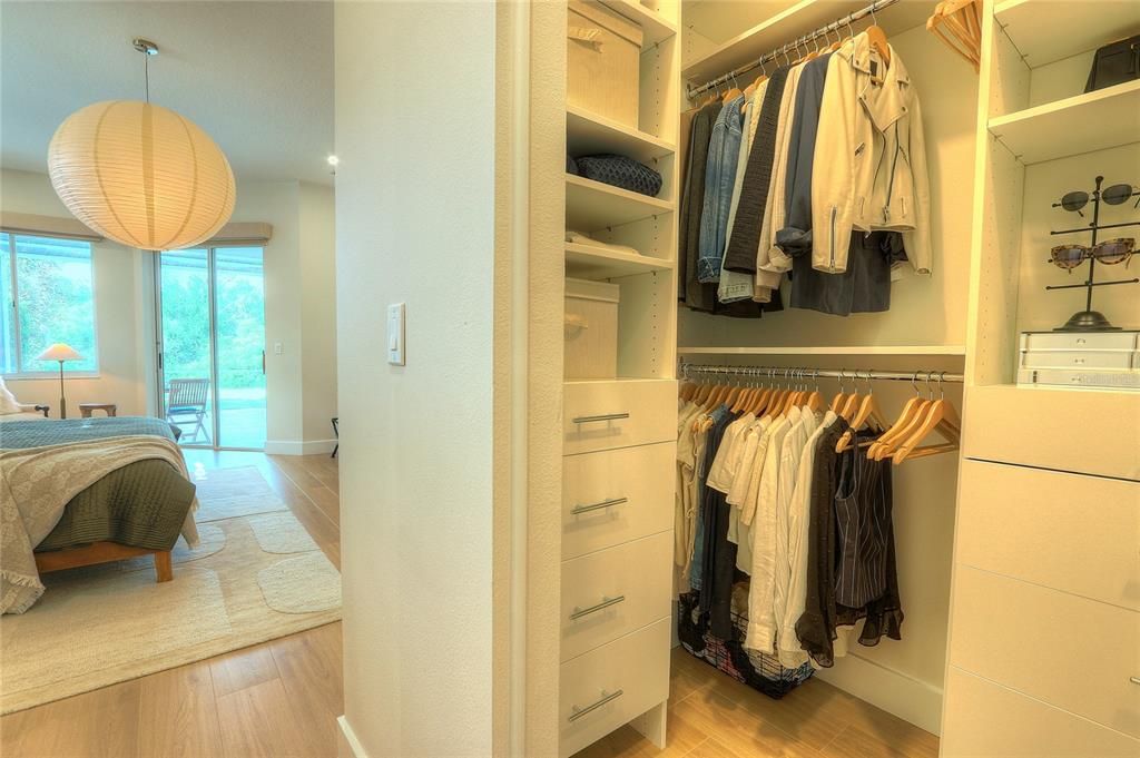 En Venta: $1,000,000 (4 camas, 2 baños, 2446 Pies cuadrados)