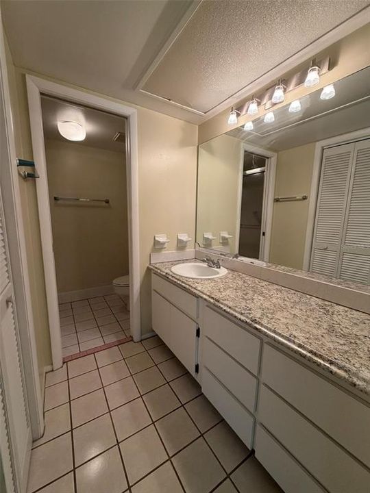 В аренду: $1,800 (2 спален, 2 ванн, 1094 Квадратных фут)