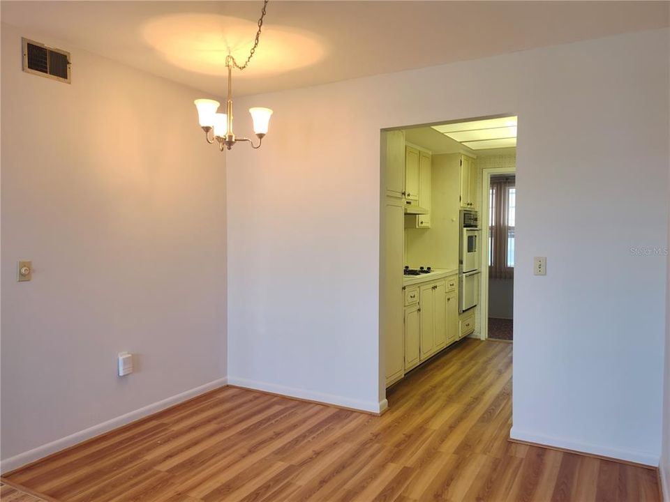 В аренду: $1,400 (2 спален, 2 ванн, 870 Квадратных фут)
