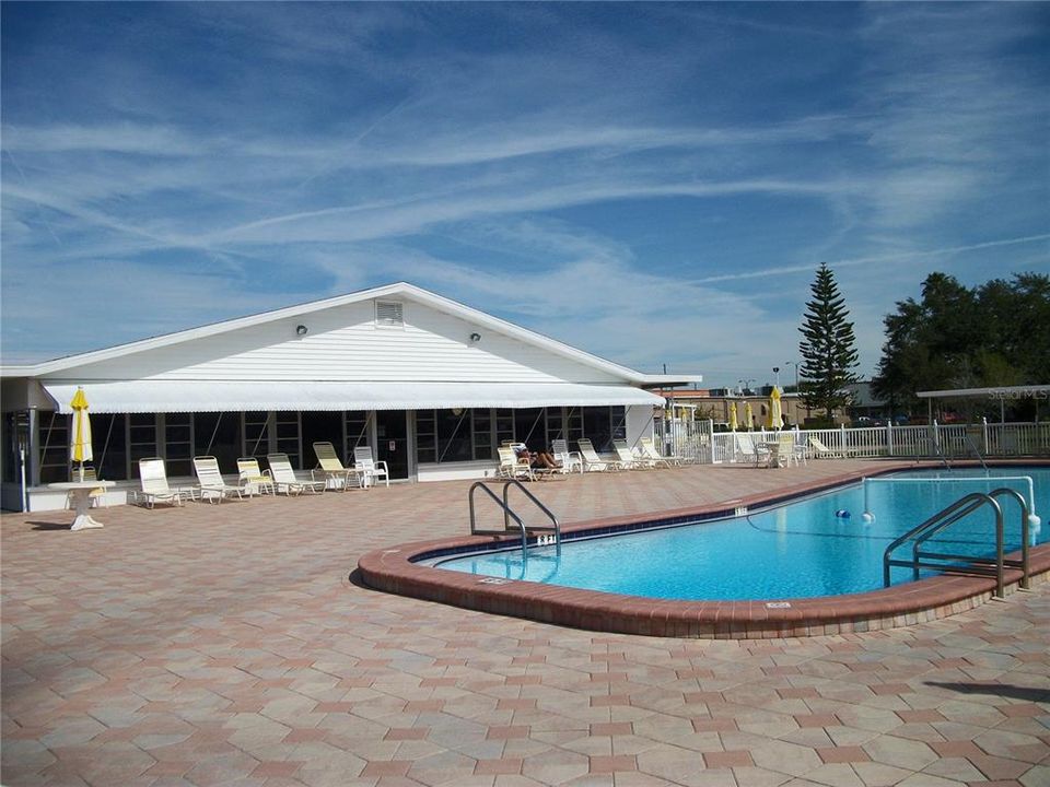 For Rent: $1,400 (2 beds, 2 baths, 870 Square Feet)