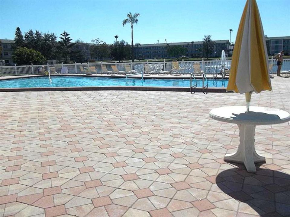For Rent: $1,400 (2 beds, 2 baths, 870 Square Feet)