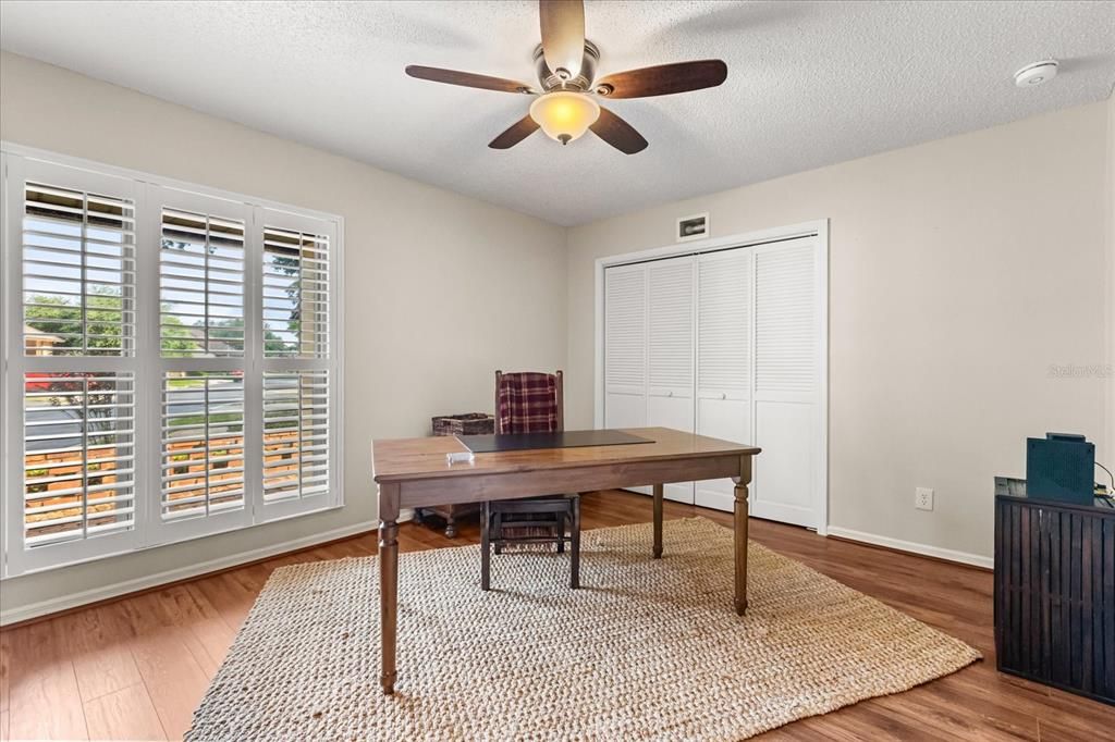 Activo con contrato: $289,900 (2 camas, 2 baños, 1700 Pies cuadrados)