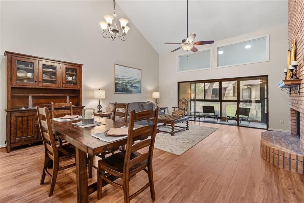 Activo con contrato: $289,900 (2 camas, 2 baños, 1700 Pies cuadrados)