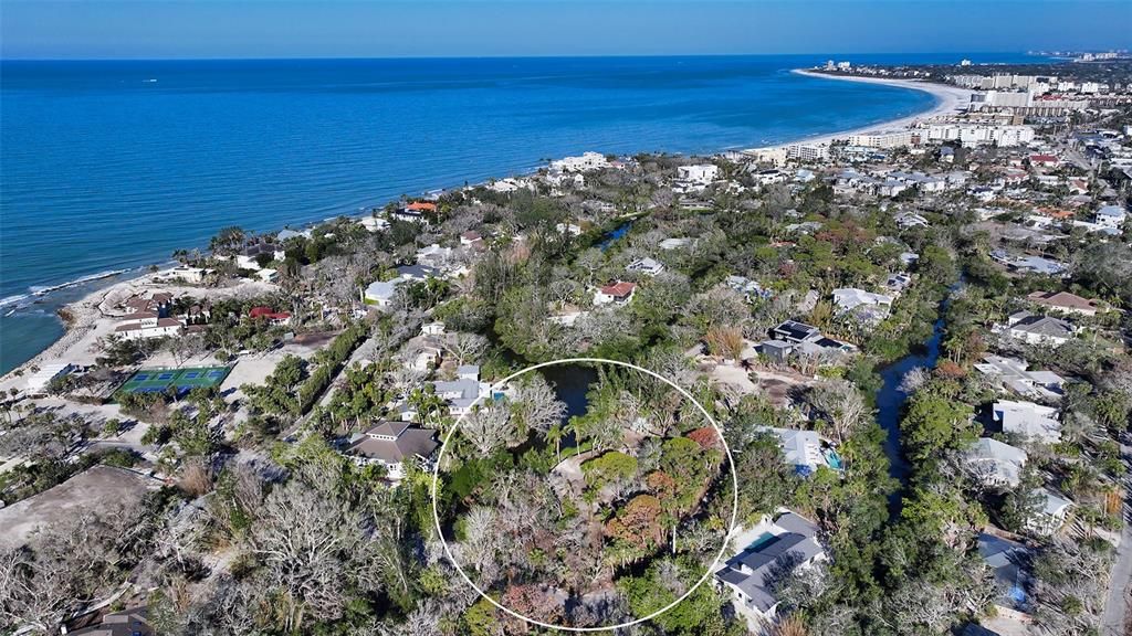 На продажу: $1,495,000 (0.80 acres)