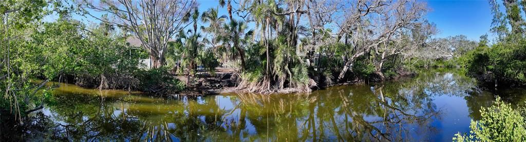 На продажу: $1,495,000 (0.80 acres)