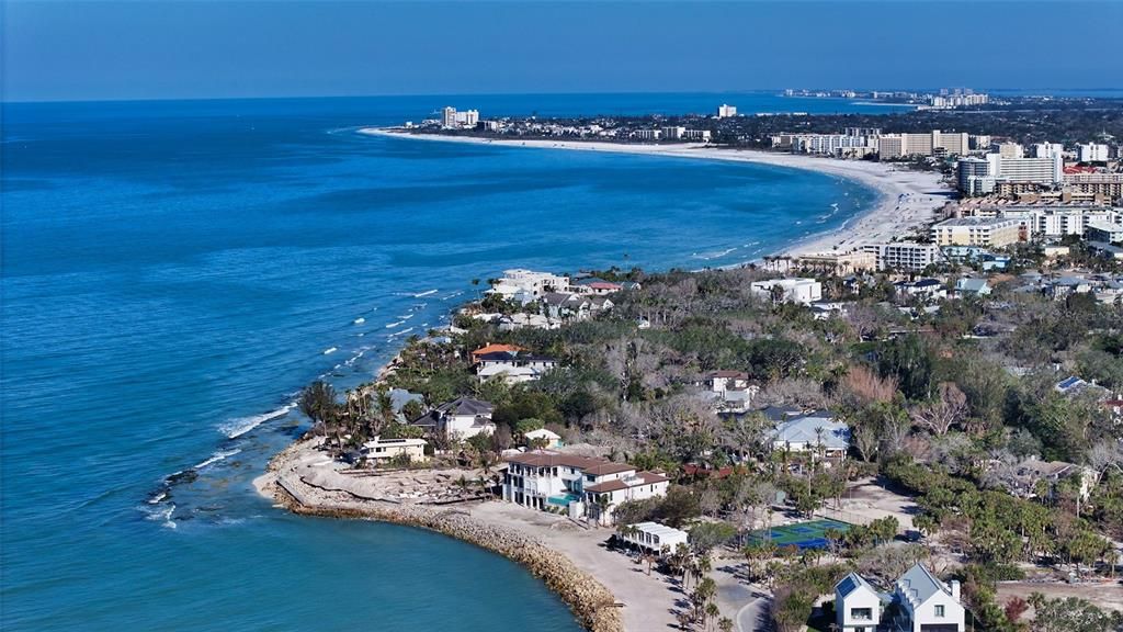 На продажу: $1,495,000 (0.80 acres)