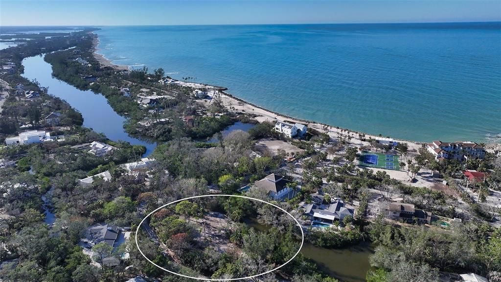 На продажу: $1,495,000 (0.80 acres)