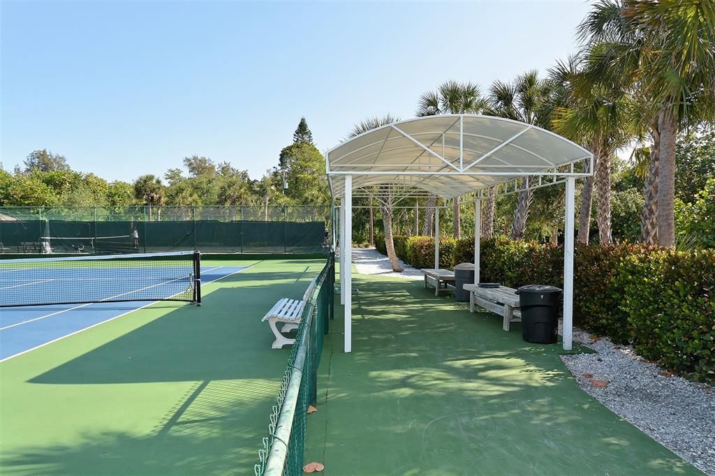 На продажу: $1,495,000 (0.80 acres)