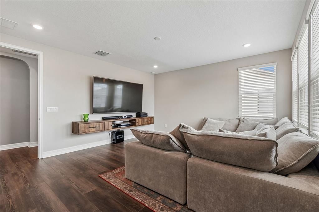 For Sale: $1,150,000 (5 beds, 4 baths, 4218 Square Feet)