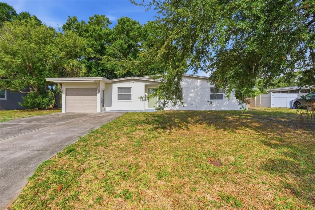 Activo con contrato: $325,000 (3 camas, 2 baños, 1404 Pies cuadrados)