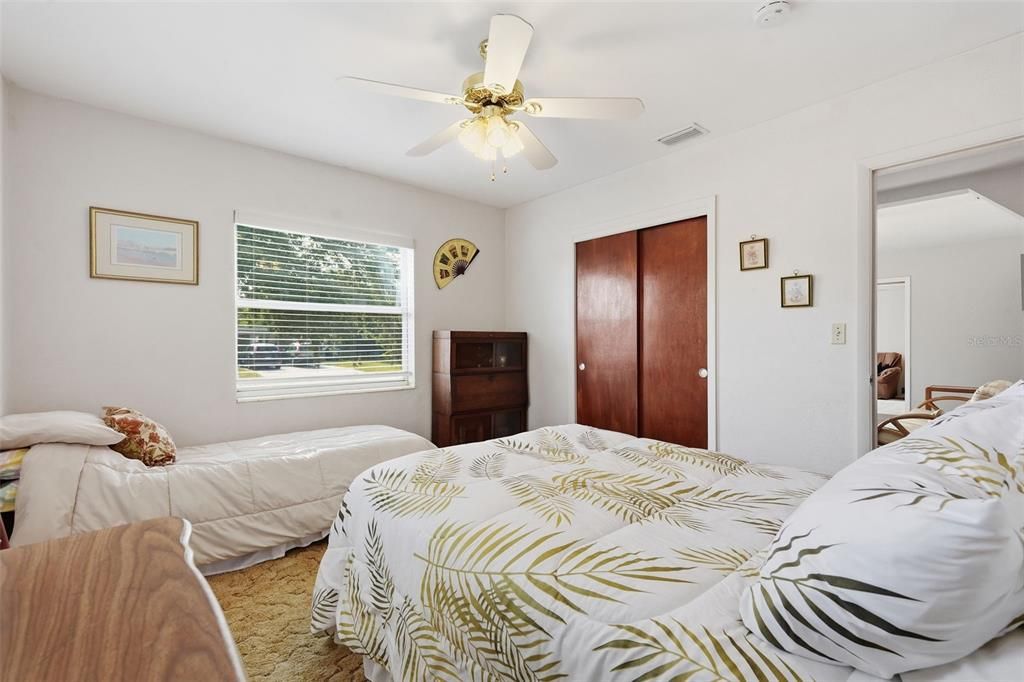 Activo con contrato: $325,000 (3 camas, 2 baños, 1404 Pies cuadrados)