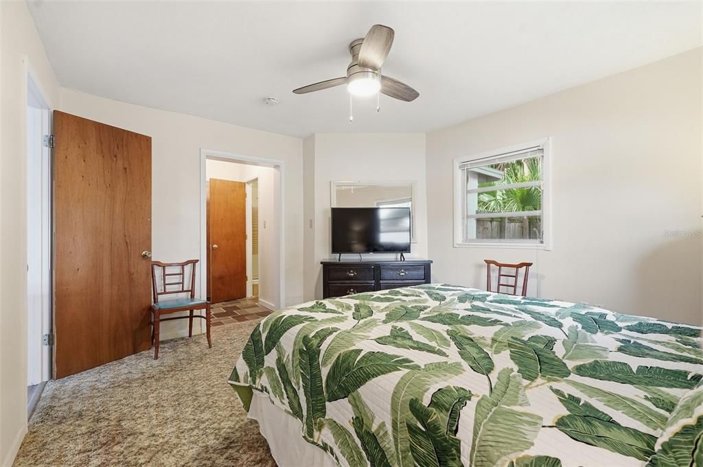 Activo con contrato: $325,000 (3 camas, 2 baños, 1404 Pies cuadrados)