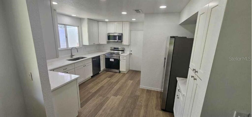 На продажу: $232,900 (3 спален, 2 ванн, 1528 Квадратных фут)