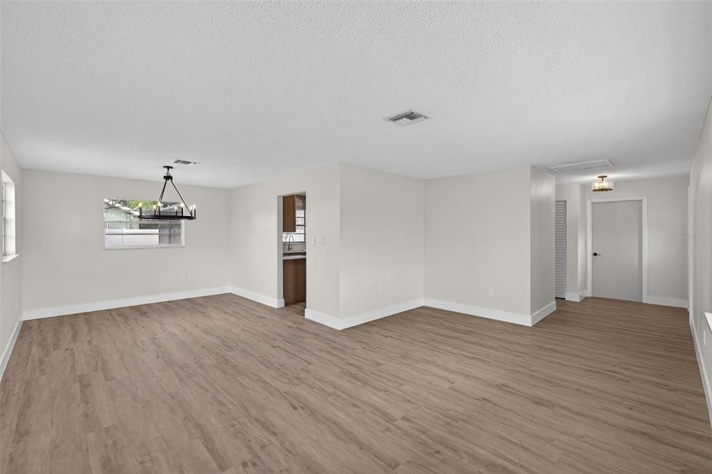 For Sale: $449,900 (3 beds, 2 baths, 1847 Square Feet)