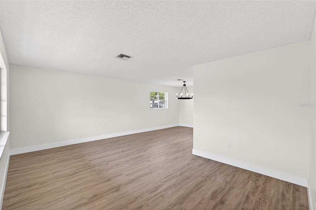 For Sale: $449,900 (3 beds, 2 baths, 1847 Square Feet)