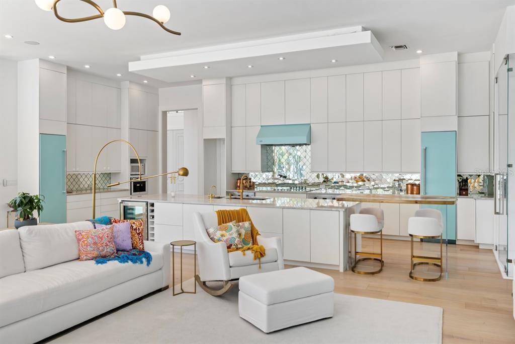 : $12,350,000 (7 beds, 9 baths, 11465 Square Feet)
