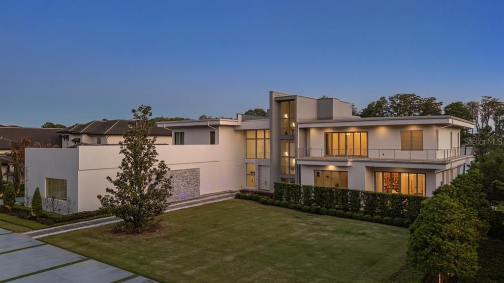 : $12,350,000 (7 beds, 9 baths, 11465 Square Feet)
