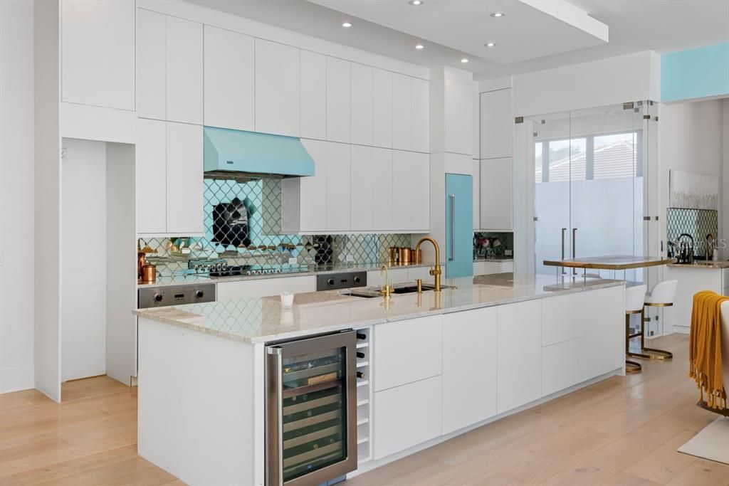 : $12,350,000 (7 beds, 9 baths, 11465 Square Feet)