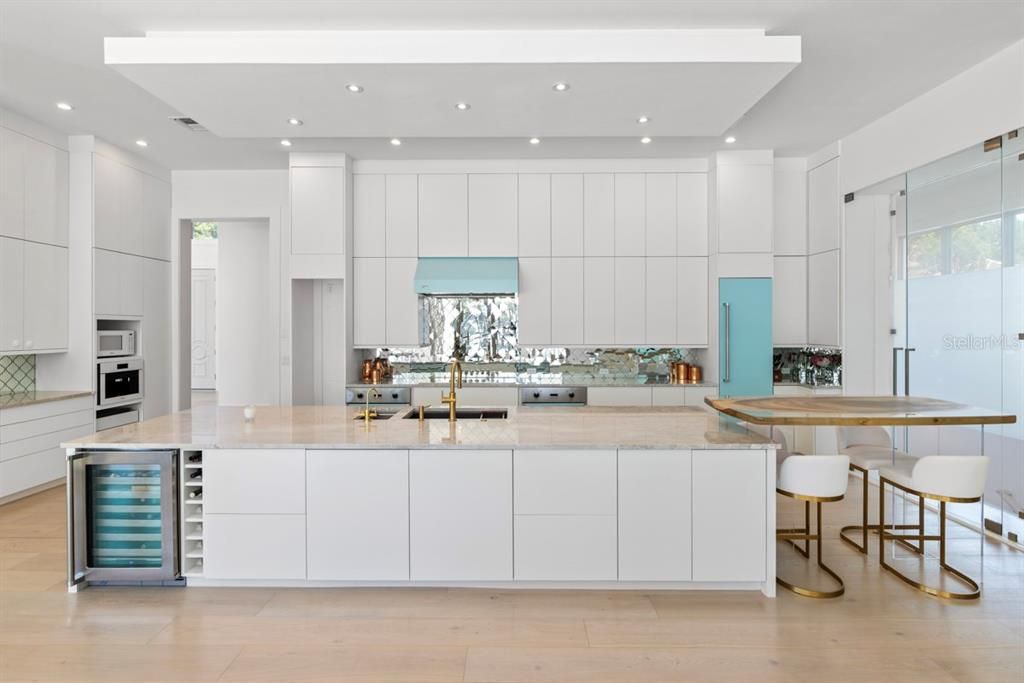 : $12,350,000 (7 beds, 9 baths, 11465 Square Feet)