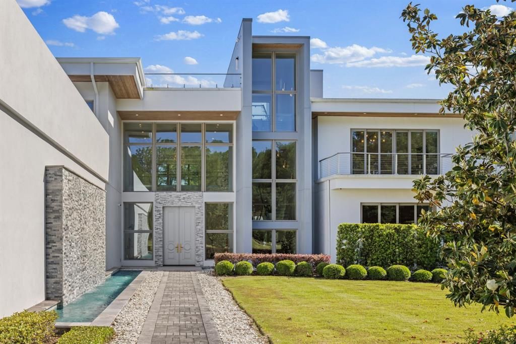 : $12,350,000 (7 beds, 9 baths, 11465 Square Feet)