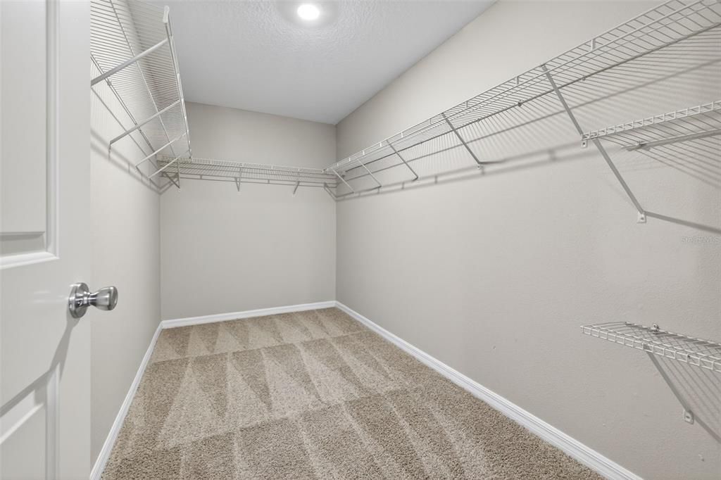 For Sale: $349,000 (4 beds, 2 baths, 1841 Square Feet)