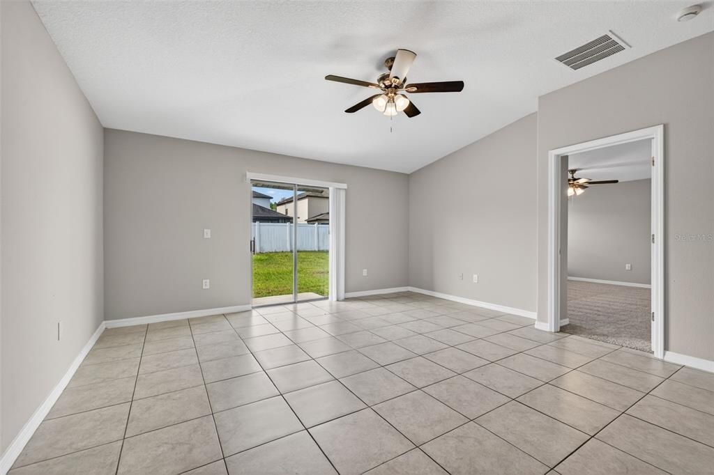 For Sale: $349,000 (4 beds, 2 baths, 1841 Square Feet)