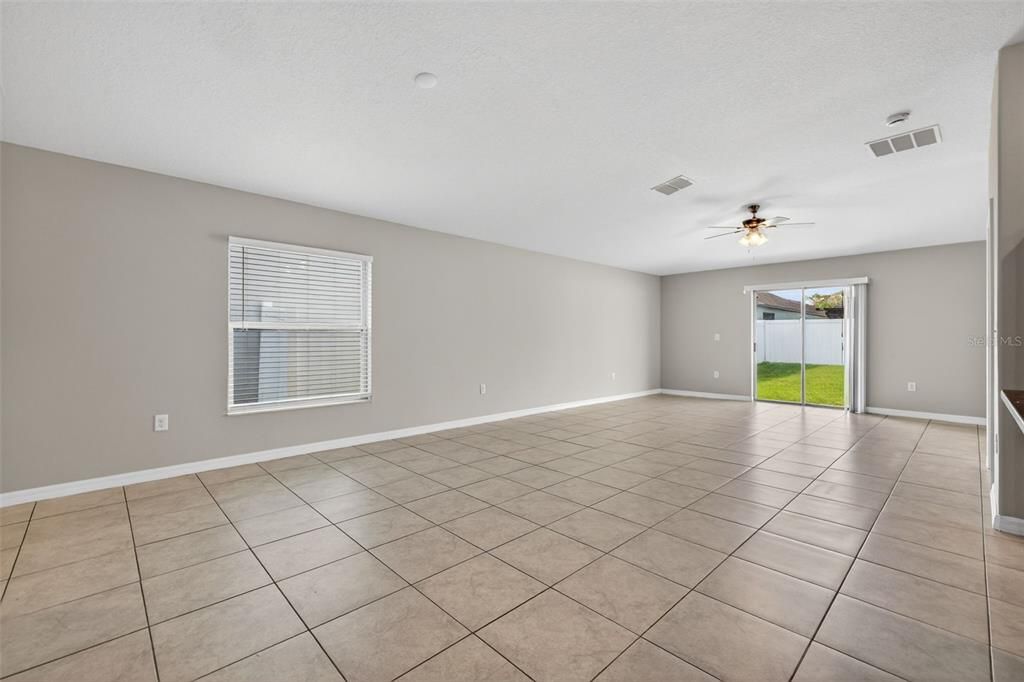 For Sale: $349,000 (4 beds, 2 baths, 1841 Square Feet)