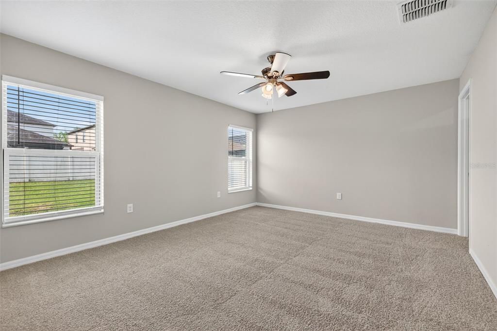 For Sale: $349,000 (4 beds, 2 baths, 1841 Square Feet)