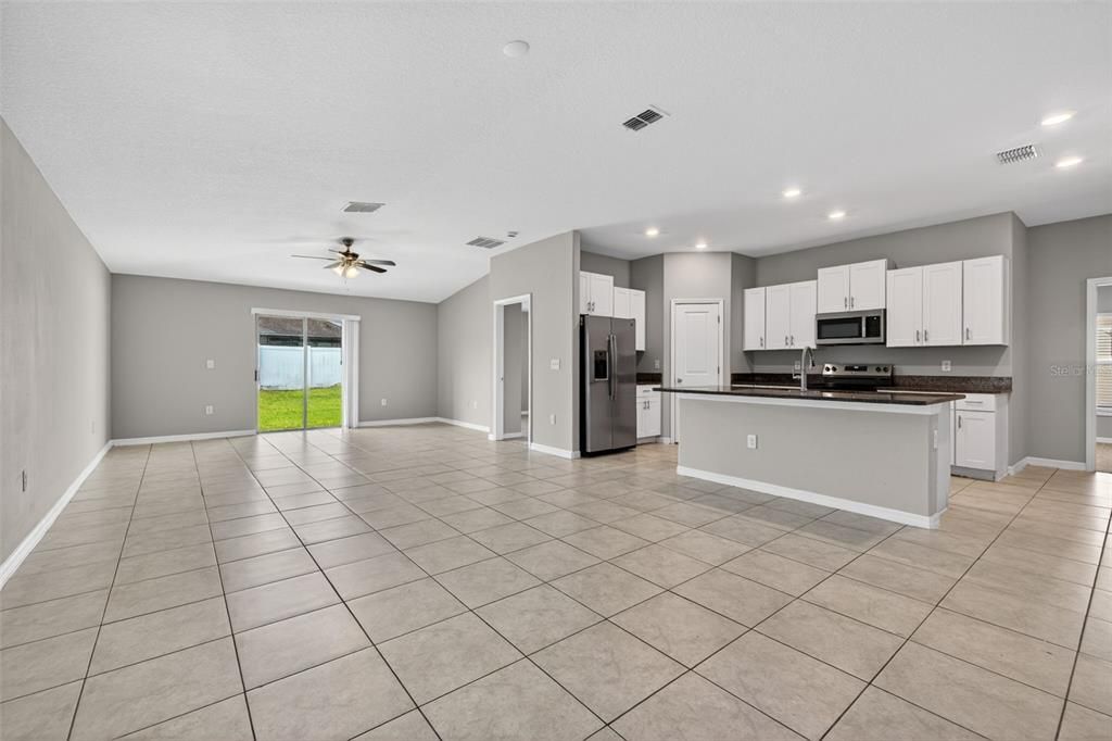 For Sale: $349,000 (4 beds, 2 baths, 1841 Square Feet)