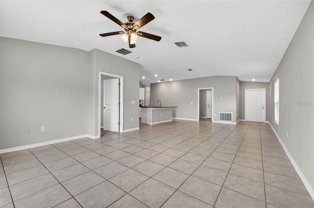 For Sale: $349,000 (4 beds, 2 baths, 1841 Square Feet)