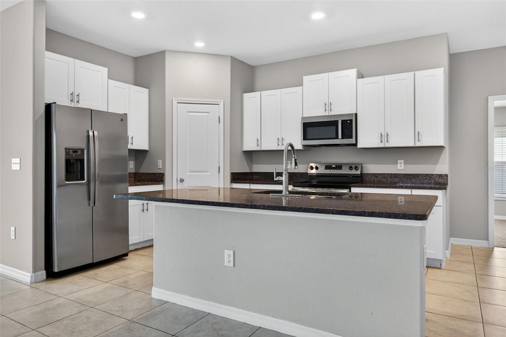 For Sale: $349,000 (4 beds, 2 baths, 1841 Square Feet)