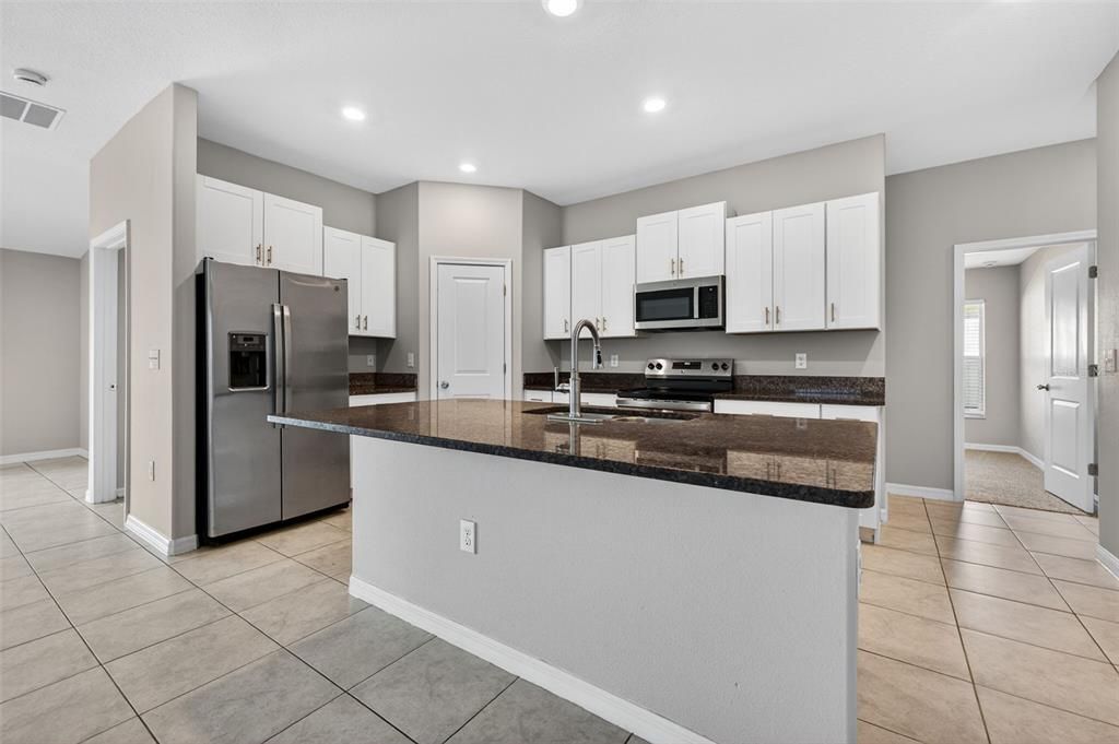 For Sale: $349,000 (4 beds, 2 baths, 1841 Square Feet)