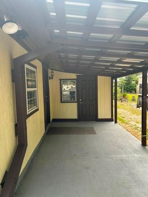 For Rent: $1,550 (1 beds, 1 baths, 696 Square Feet)