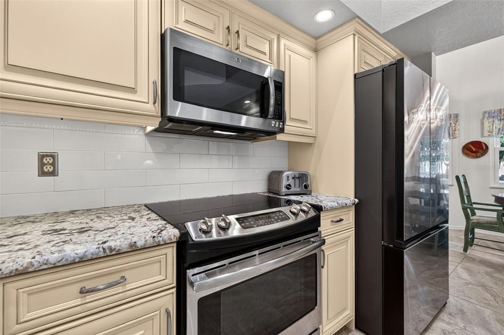 For Sale: $935,000 (3 beds, 2 baths, 2277 Square Feet)