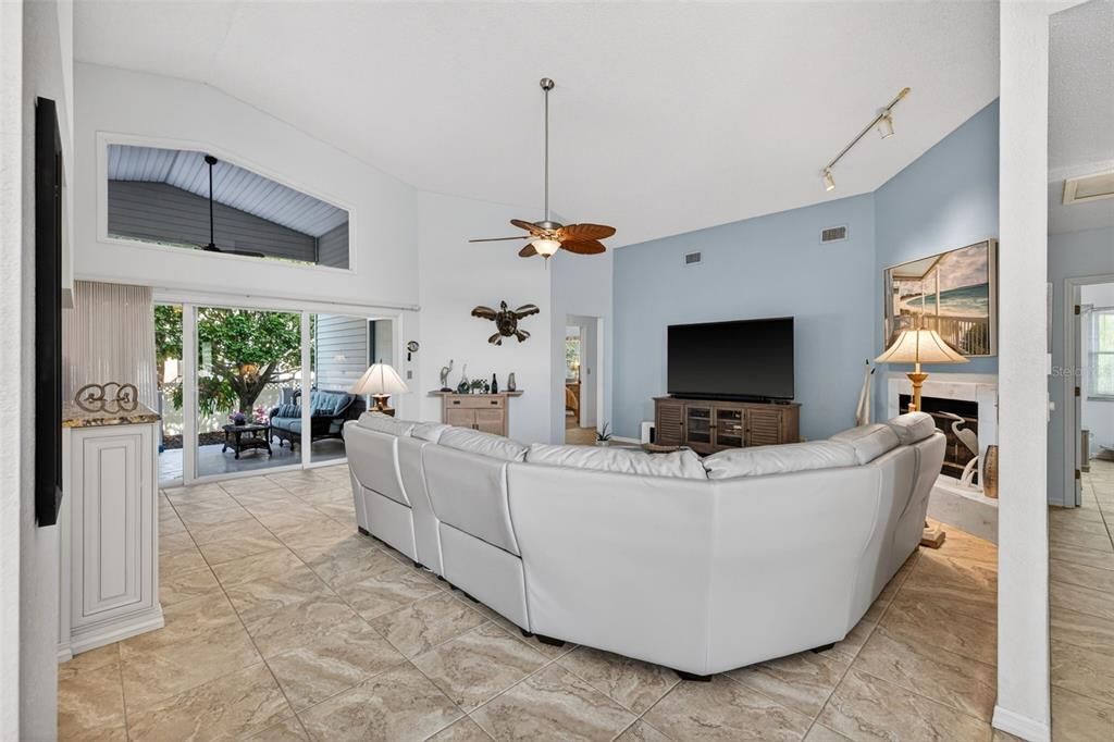 For Sale: $935,000 (3 beds, 2 baths, 2277 Square Feet)